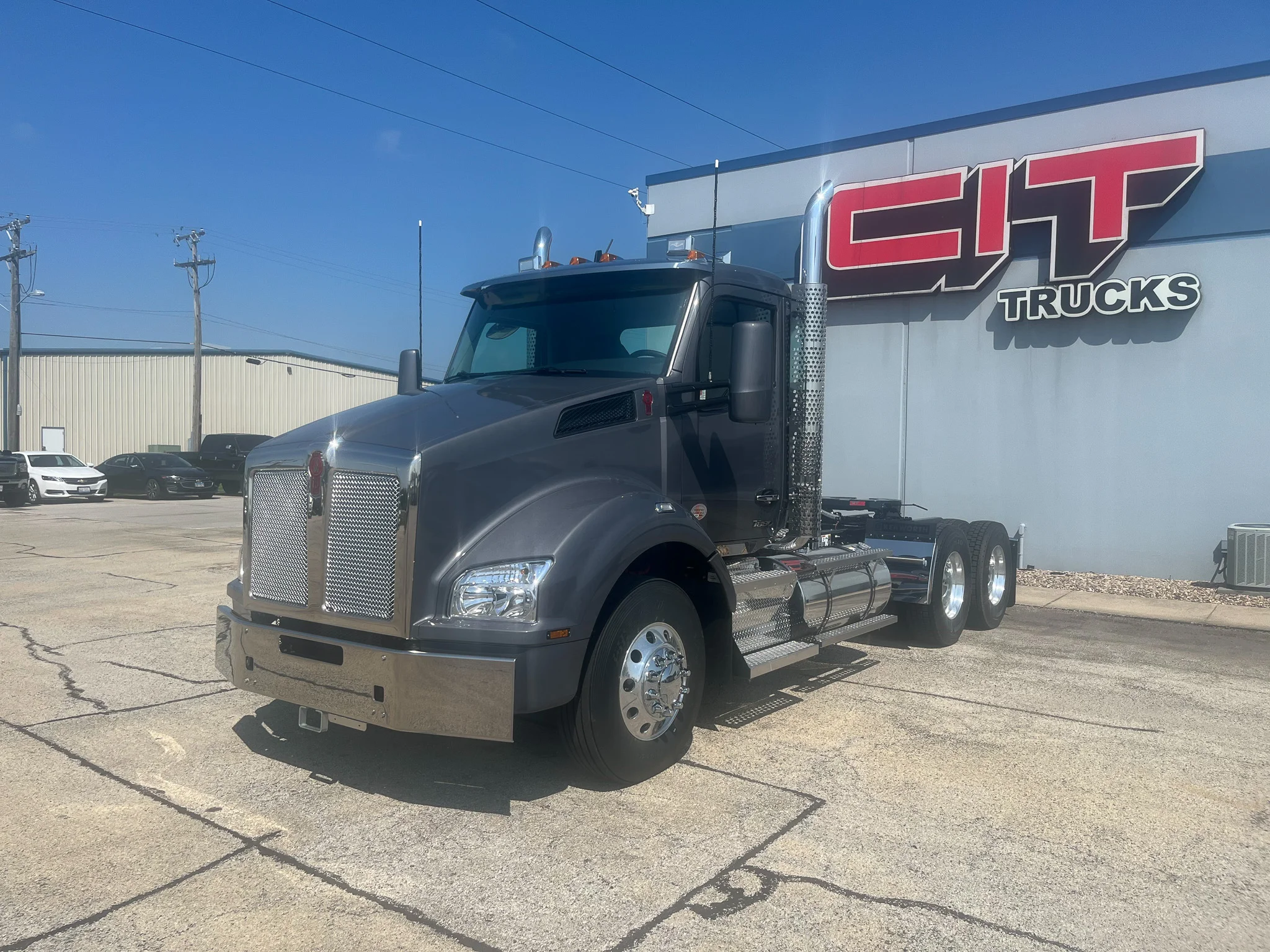 2027 Kenworth T880