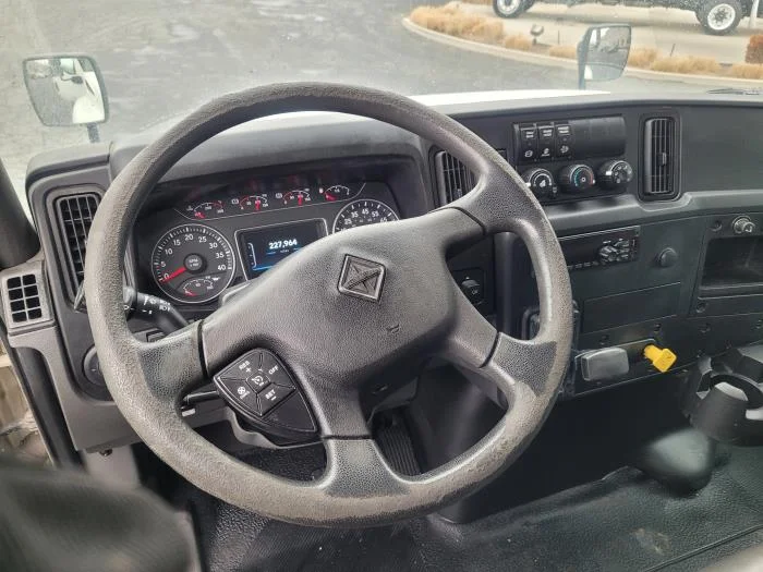 2020 International MV - image 13