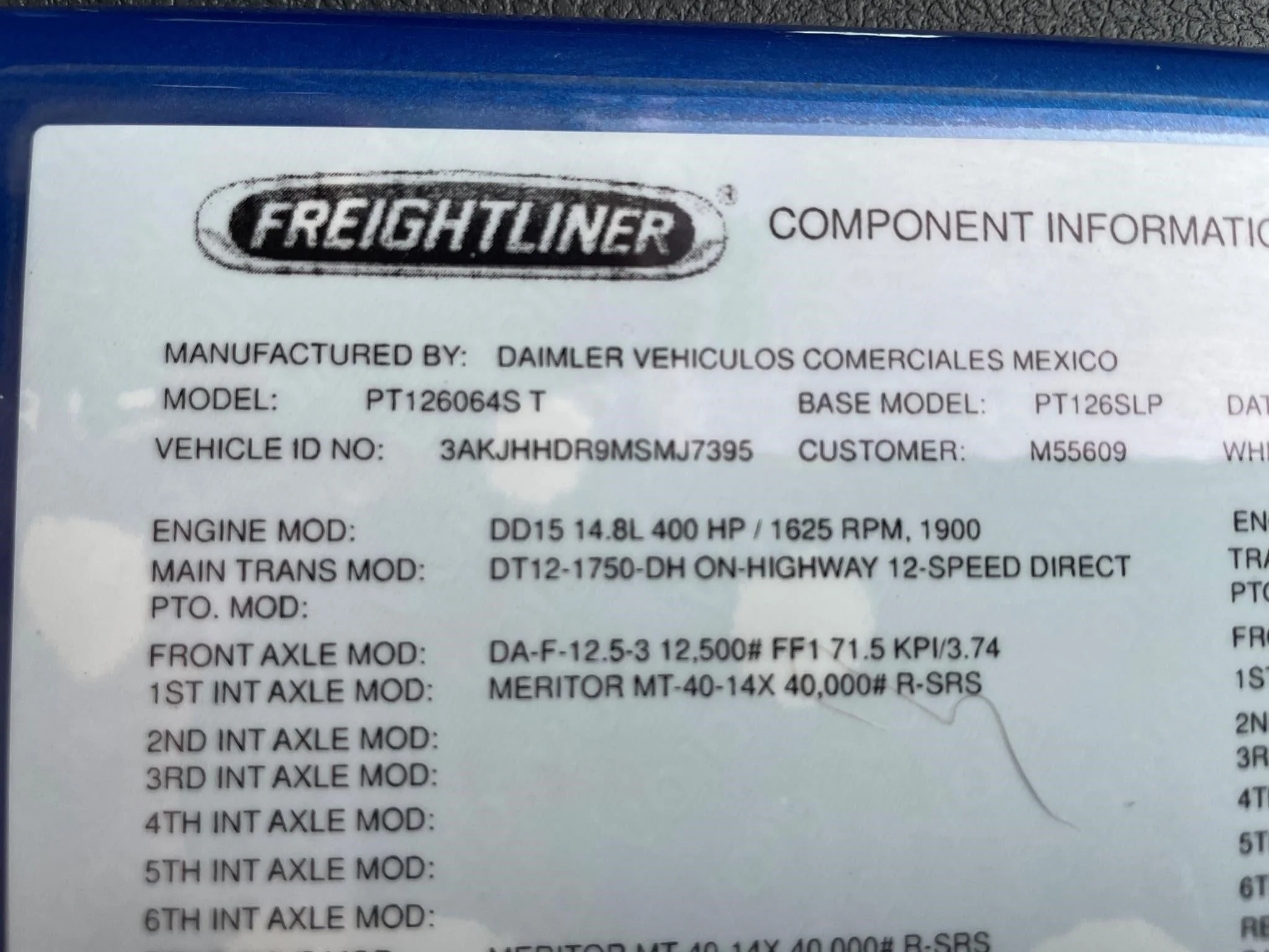 2021 Freightliner Cascadia in Louisville, KY — photo 11