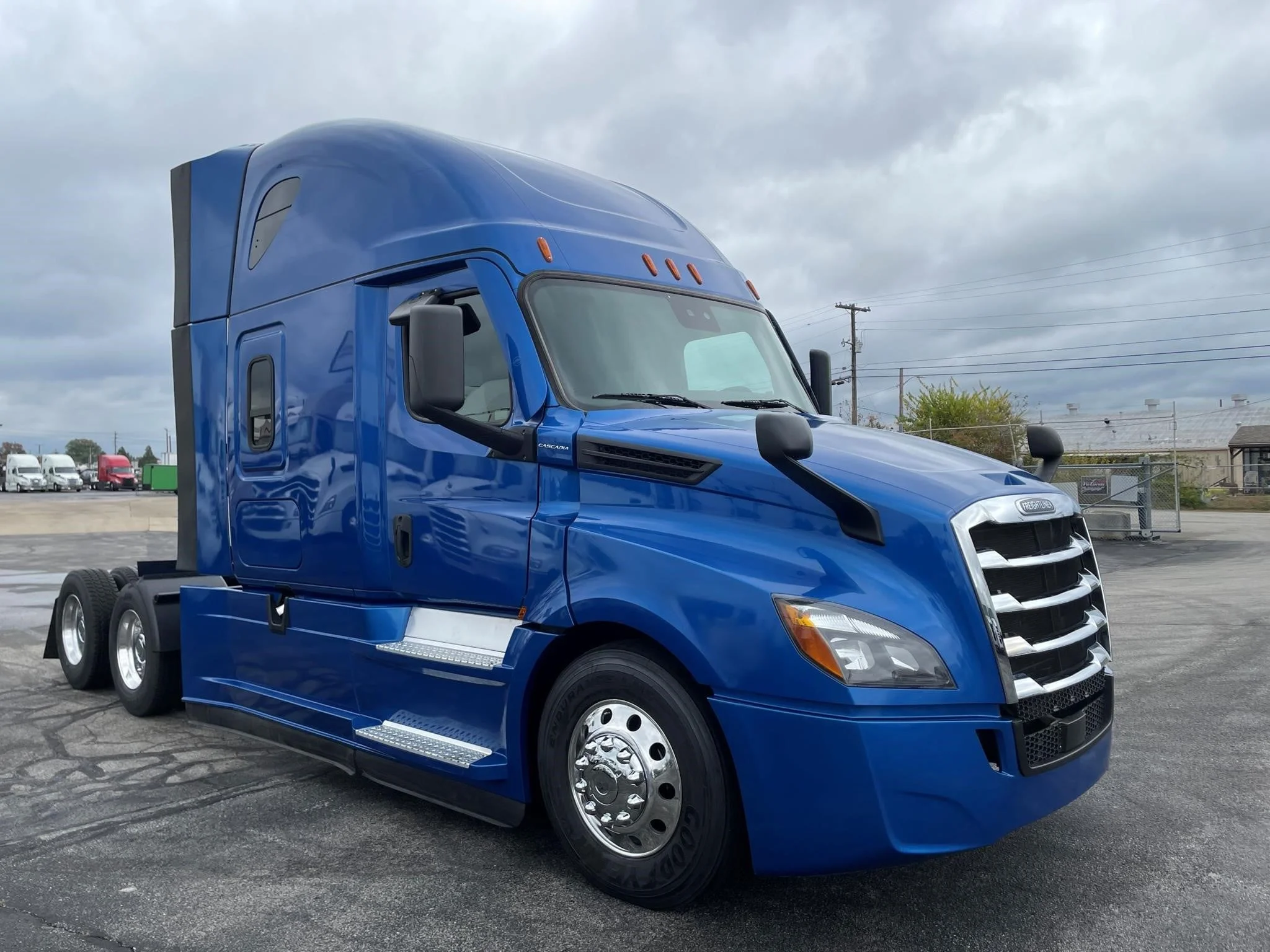 2021 Freightliner Cascadia in Louisville, KY — photo 2