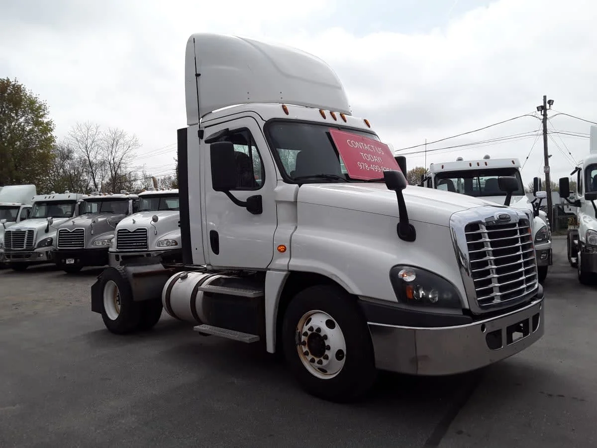 2018 Freightliner Cascadia in Salisbury, MA — photo 3