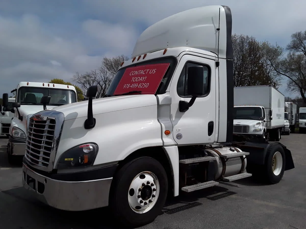 2018 Freightliner Cascadia in Salisbury, MA — photo 2