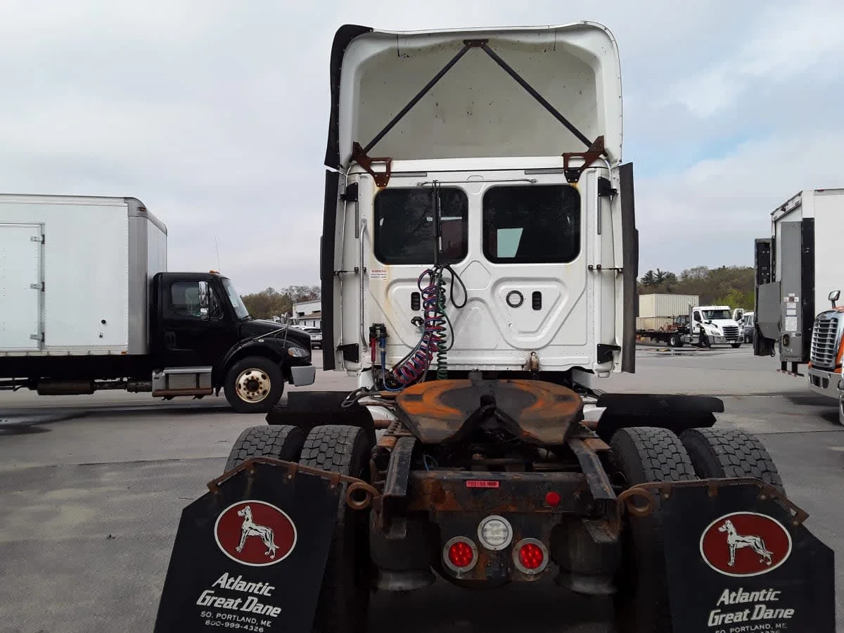 2018 Freightliner Cascadia in Salisbury, MA — photo 5