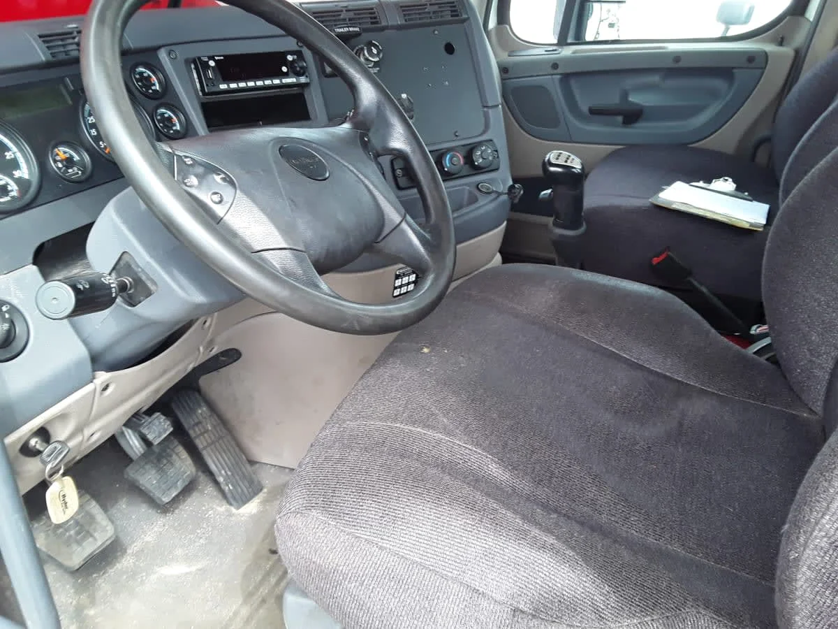 2018 Freightliner Cascadia in Salisbury, MA — photo 7