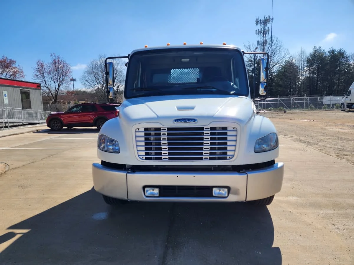 2019 Freightliner M2 106 in Greensboro, NC — photo 2