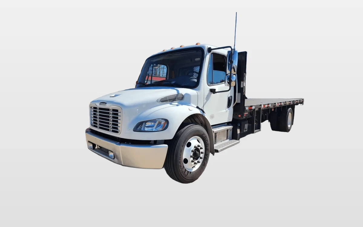 2019 Freightliner M2 106 - image 1