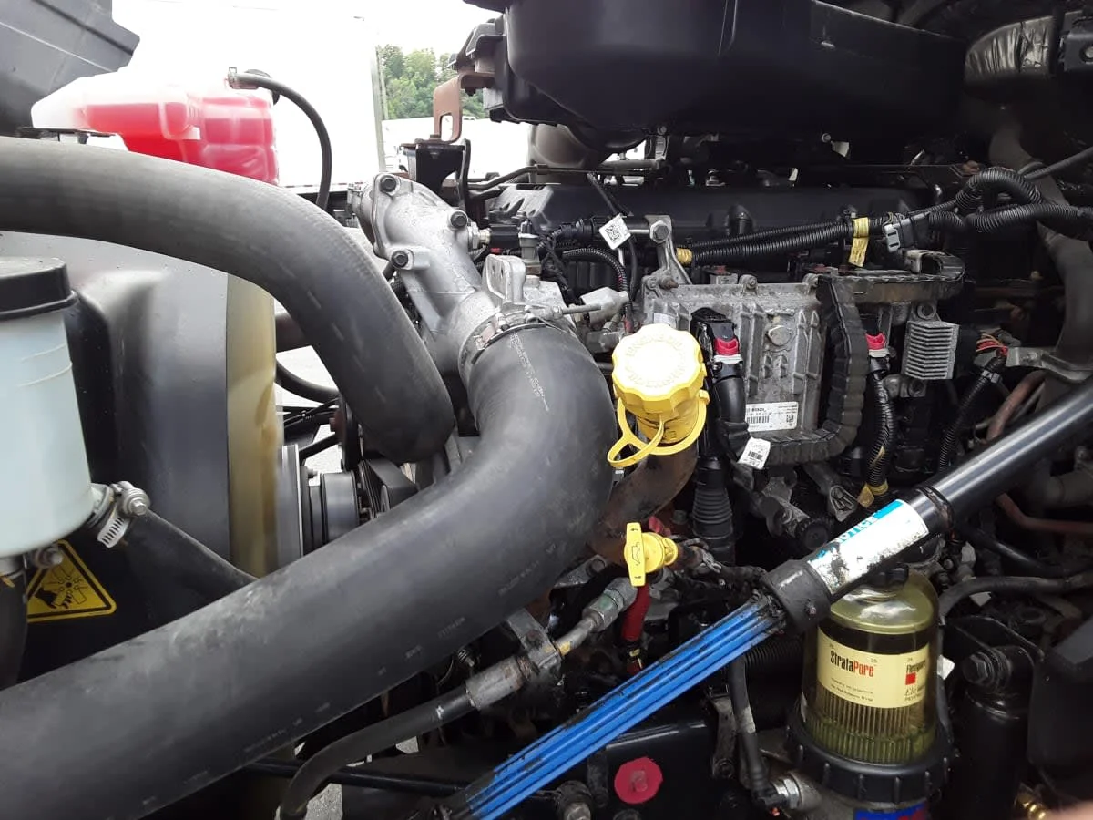 2020 International LT - image 5