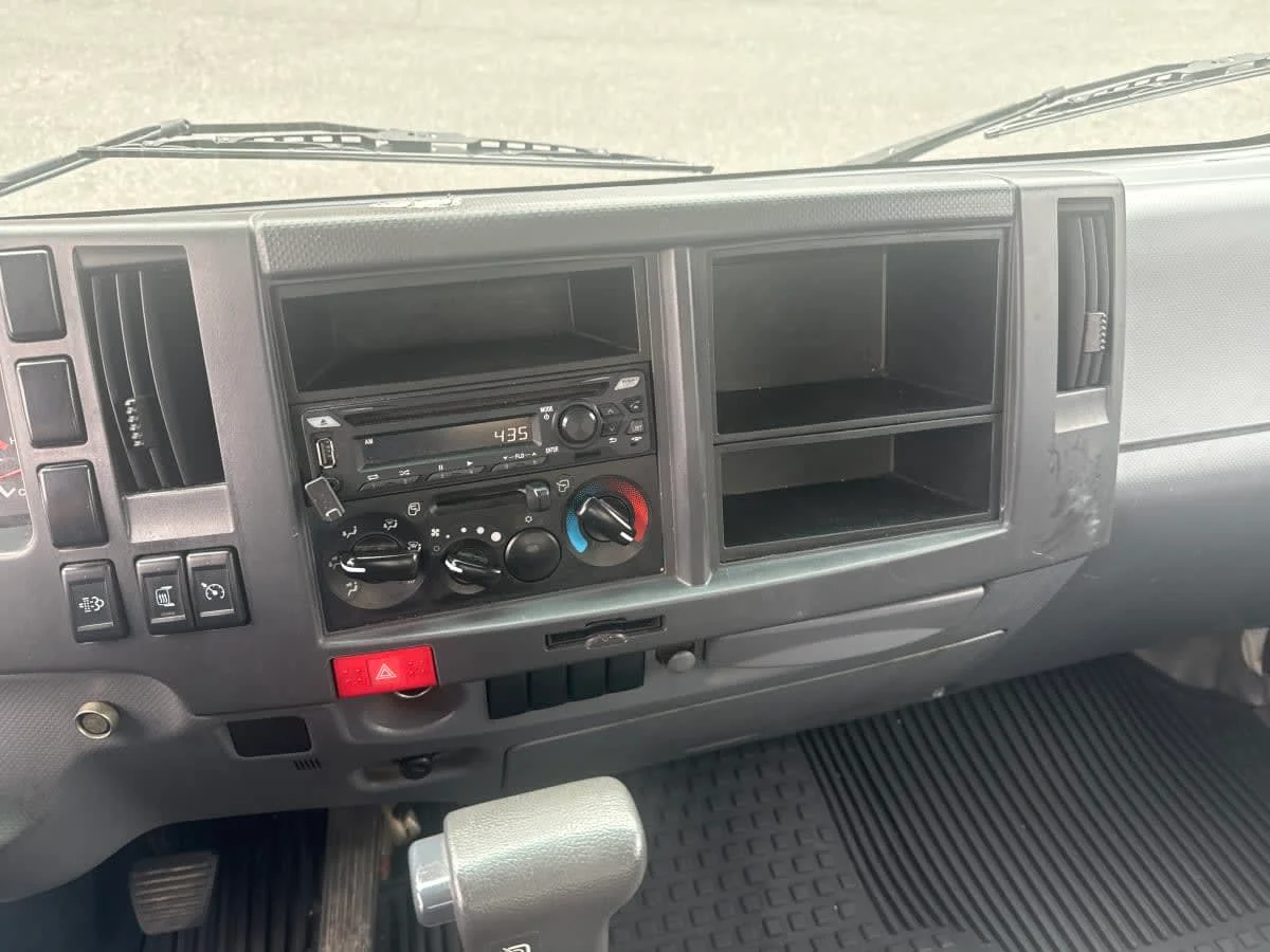 2020 Isuzu NQR - image 7