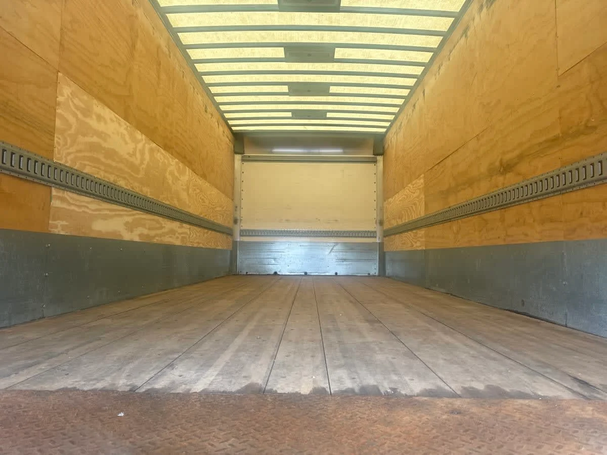 2020 Isuzu NQR in Springfield, MA — photo 8