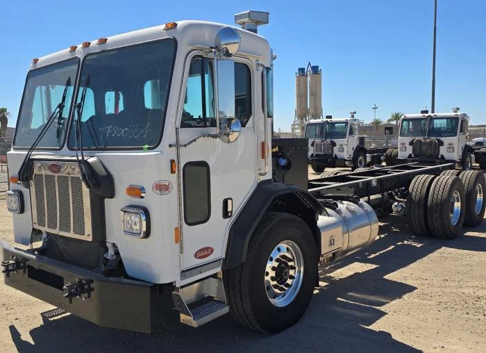 2026 Peterbilt 520 — photo 2