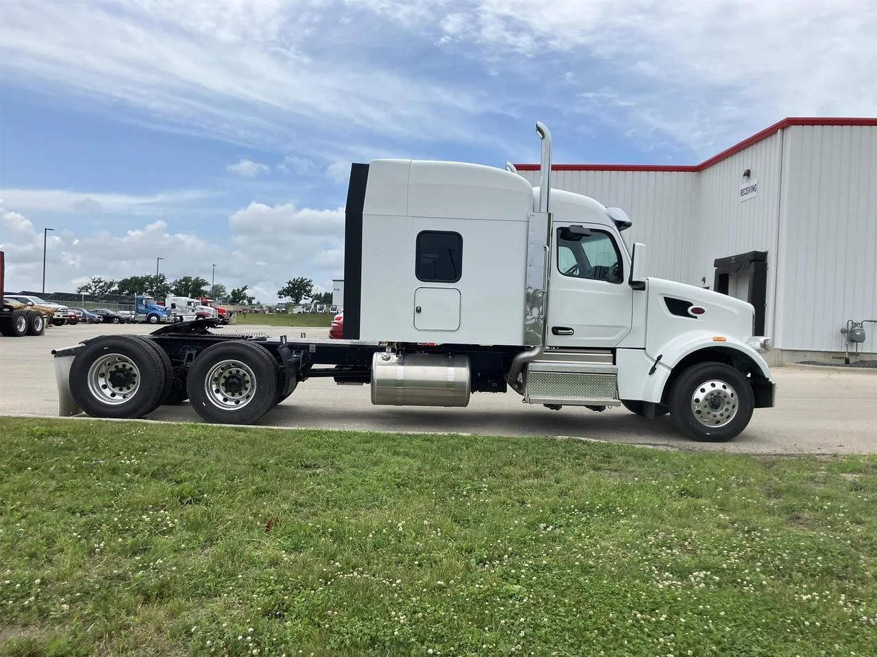 2027 Peterbilt 567 in Rochester, MN — photo 4