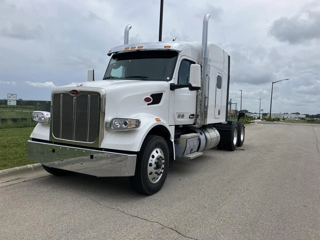 2027 Peterbilt 567 in Rochester, MN — photo 12