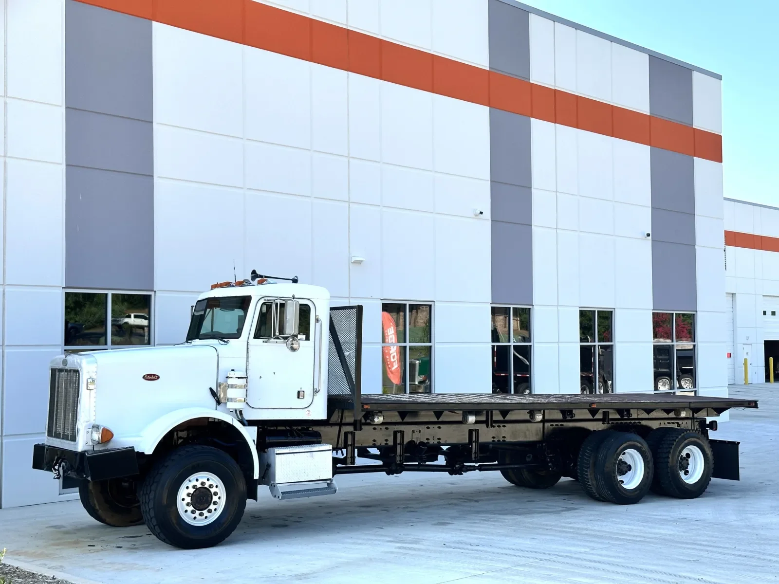2000 Peterbilt in Greer, SC — photo 2