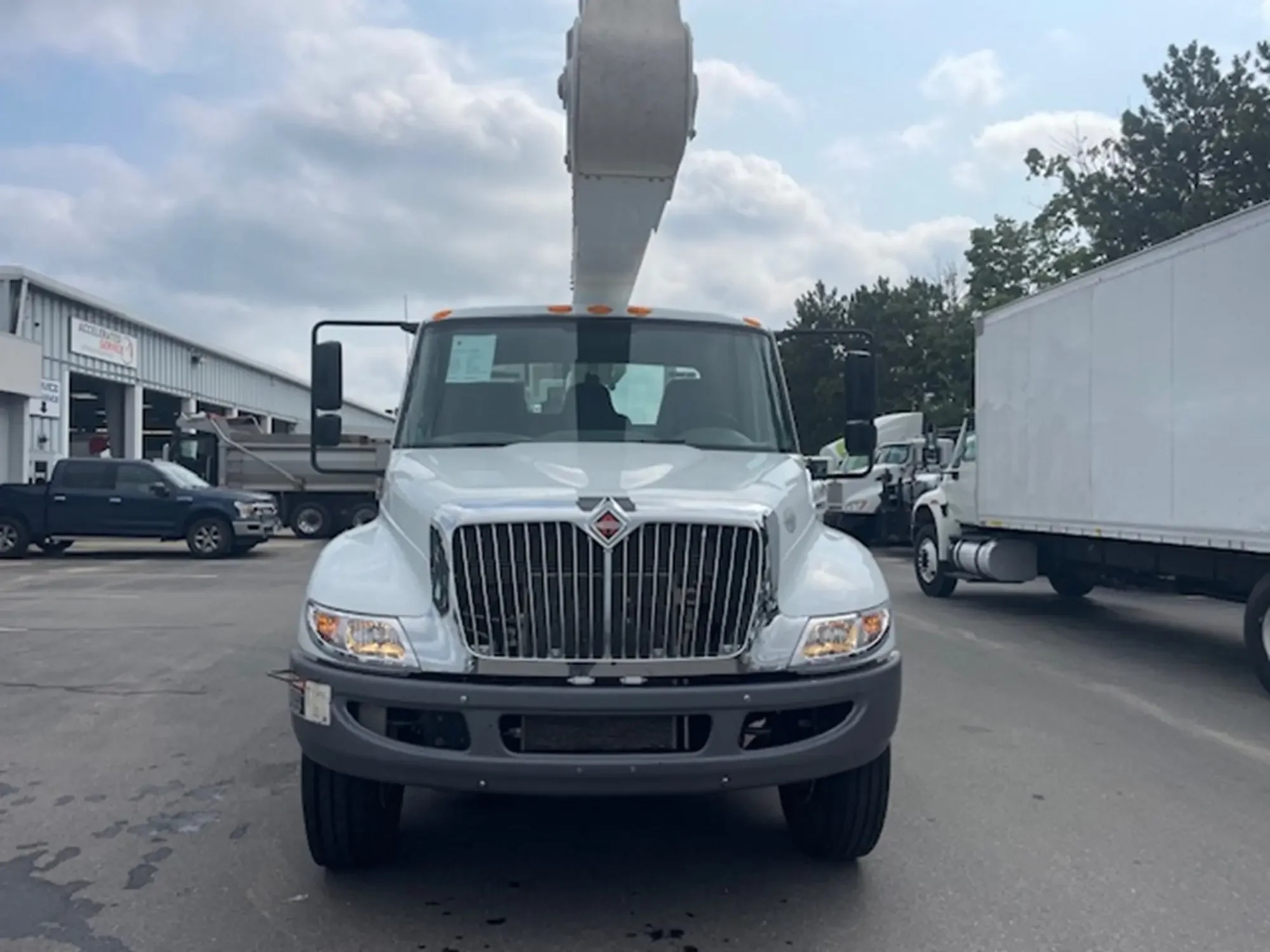 2019 International 4300 - image 2