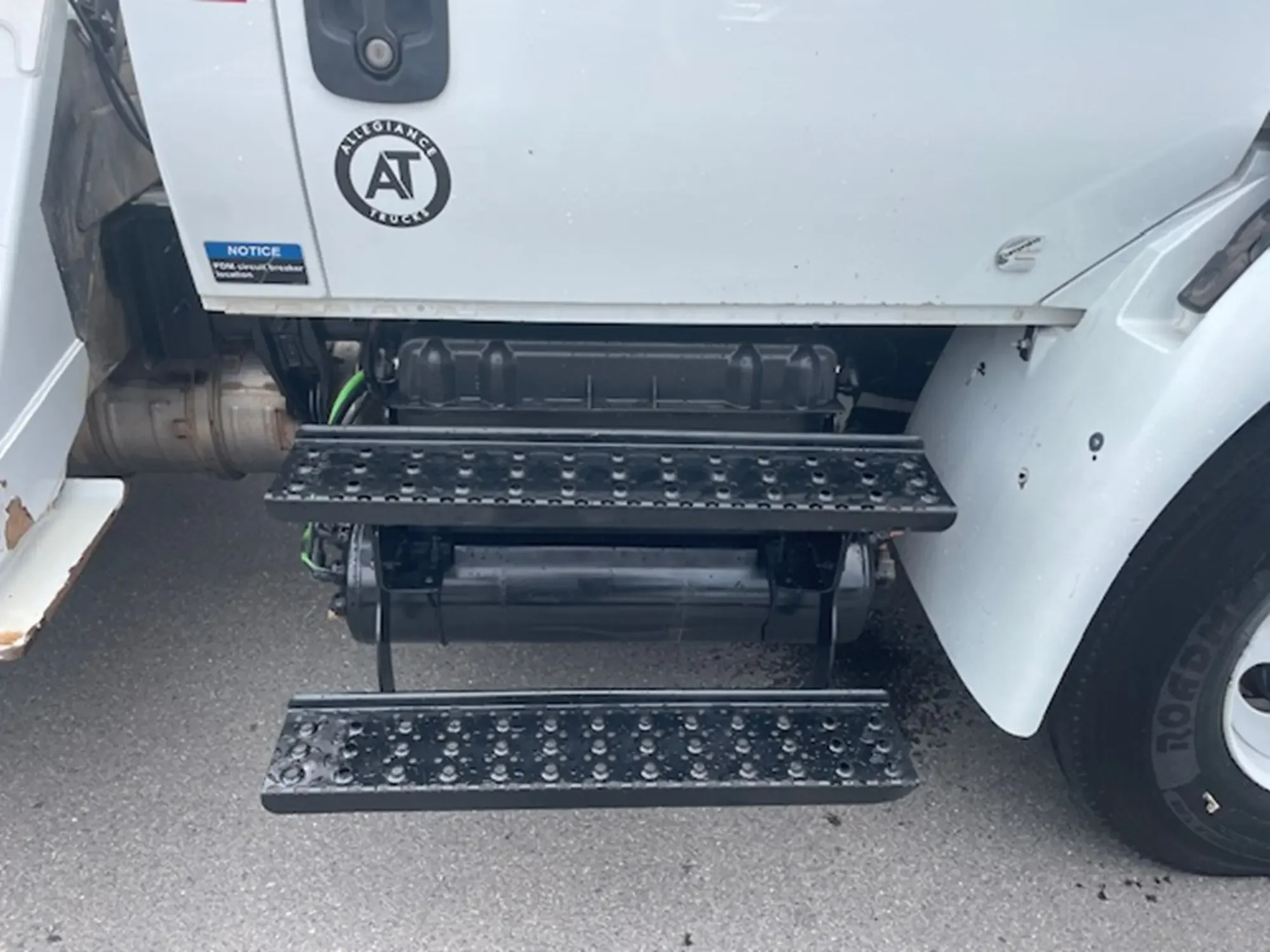 2019 International 4300 - image 5