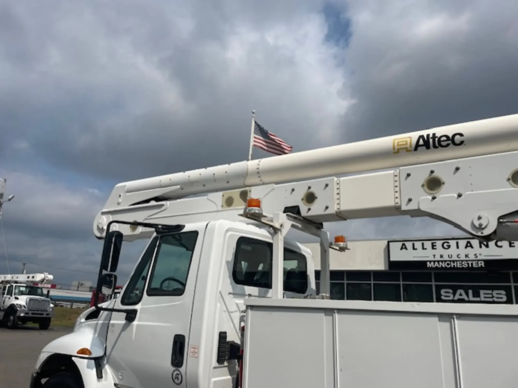 2019 International 4300 - image 18