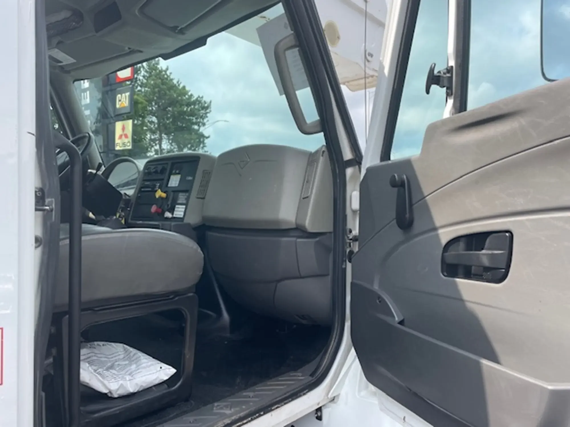 2019 International 4300 - image 6