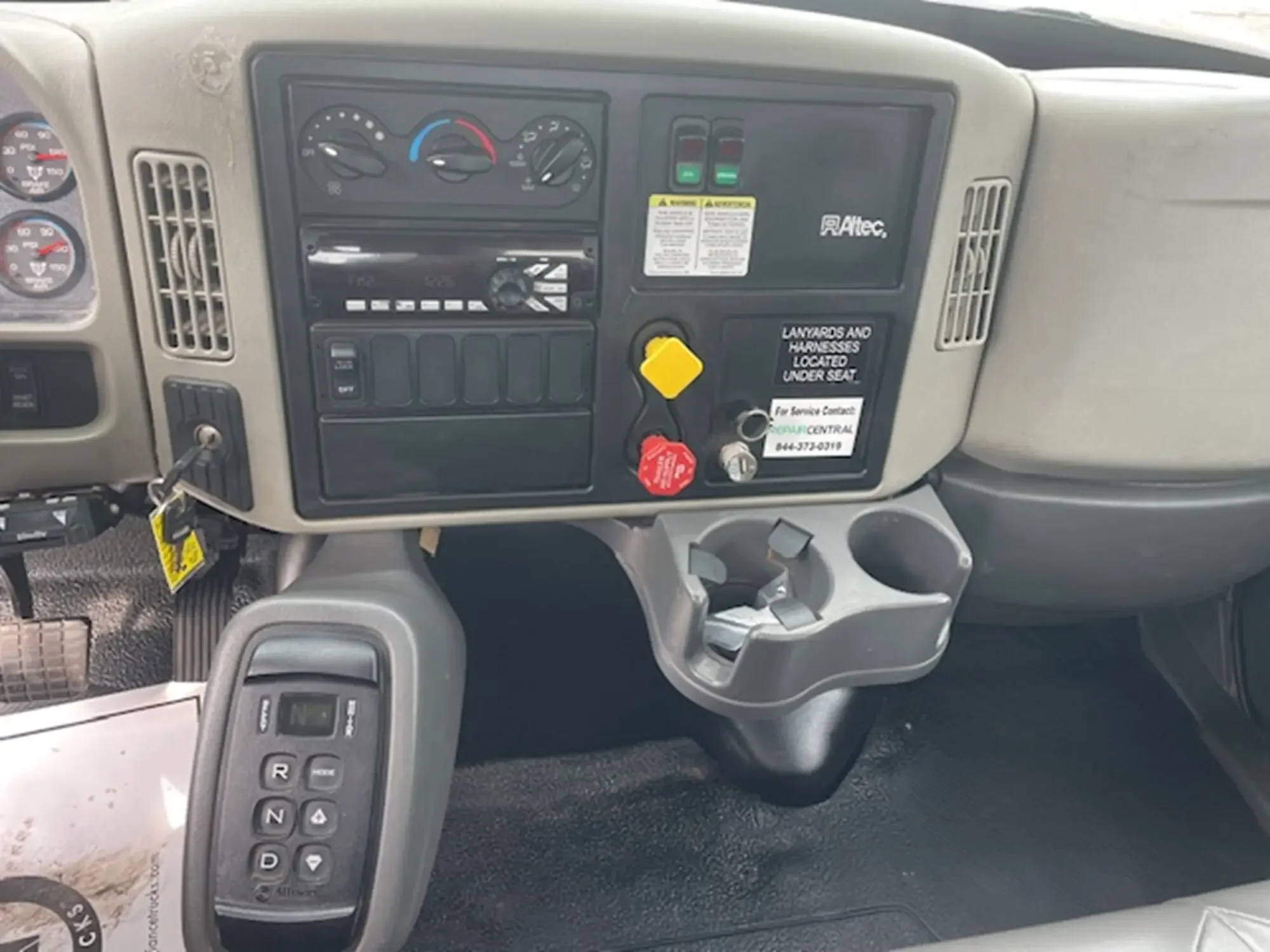 2019 International 4300 - image 24
