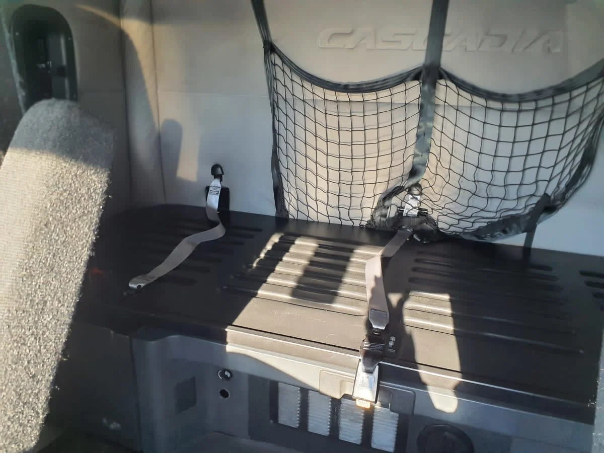 2019 Freightliner Cascadia - image 8