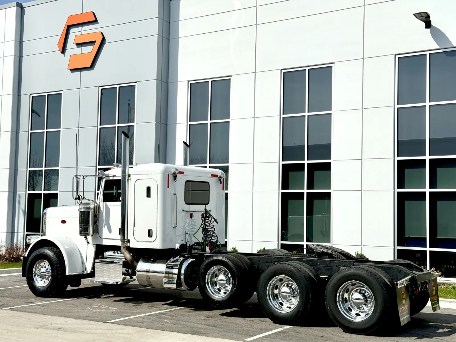 2008 Peterbilt 388 in New Lenox, IL — photo 6