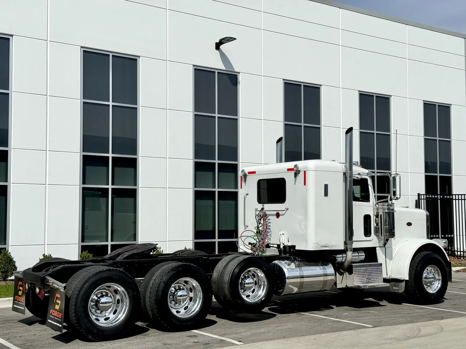 2008 Peterbilt 388 in New Lenox, IL — photo 5