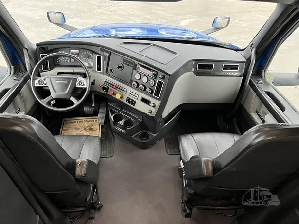 2024 Freightliner Cascadia - image 19