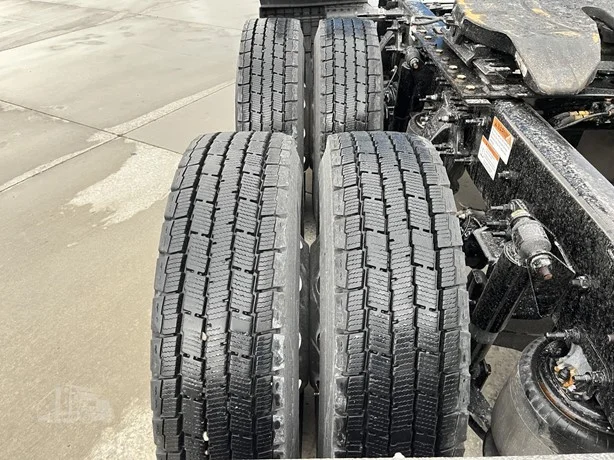 2024 Freightliner Cascadia - image 5