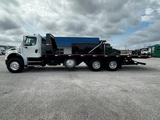 2018 Freightliner M2 106 in San Antonio, TX — photo 4