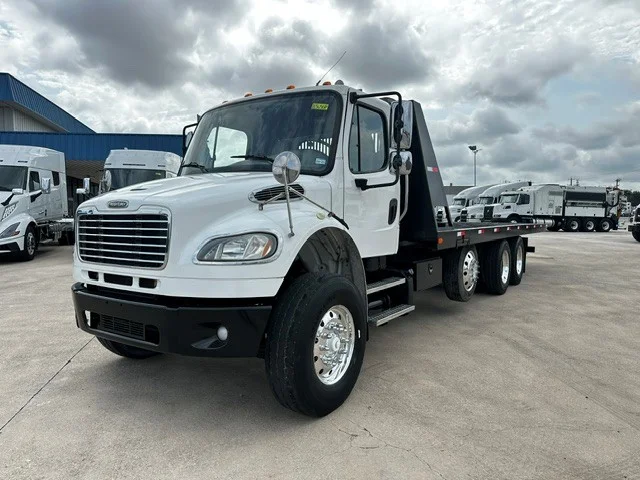 2018 Freightliner M2 106