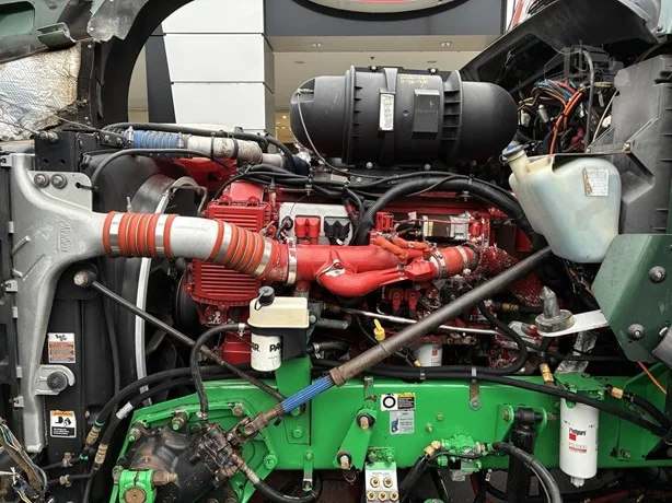 2010 Kenworth T800 - image 11