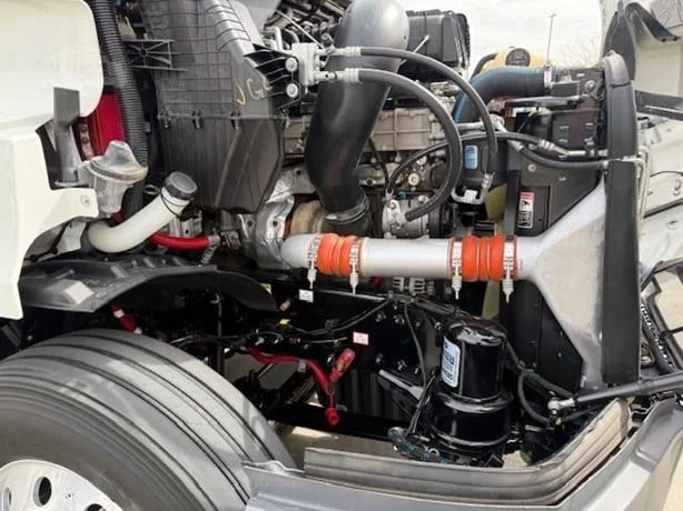 2022 Freightliner Cascadia - image 10