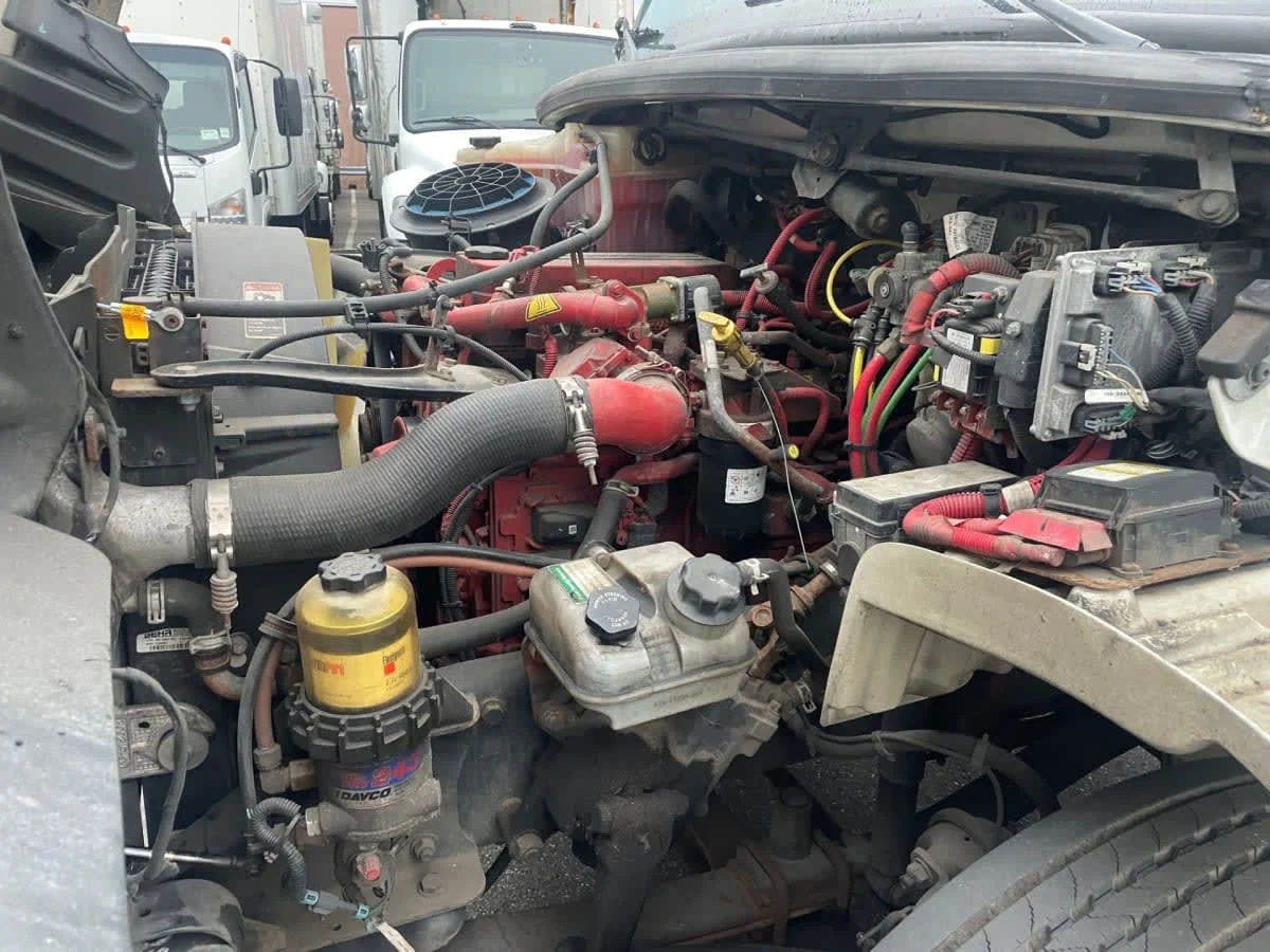 2017 Freightliner M2 106 - image 8