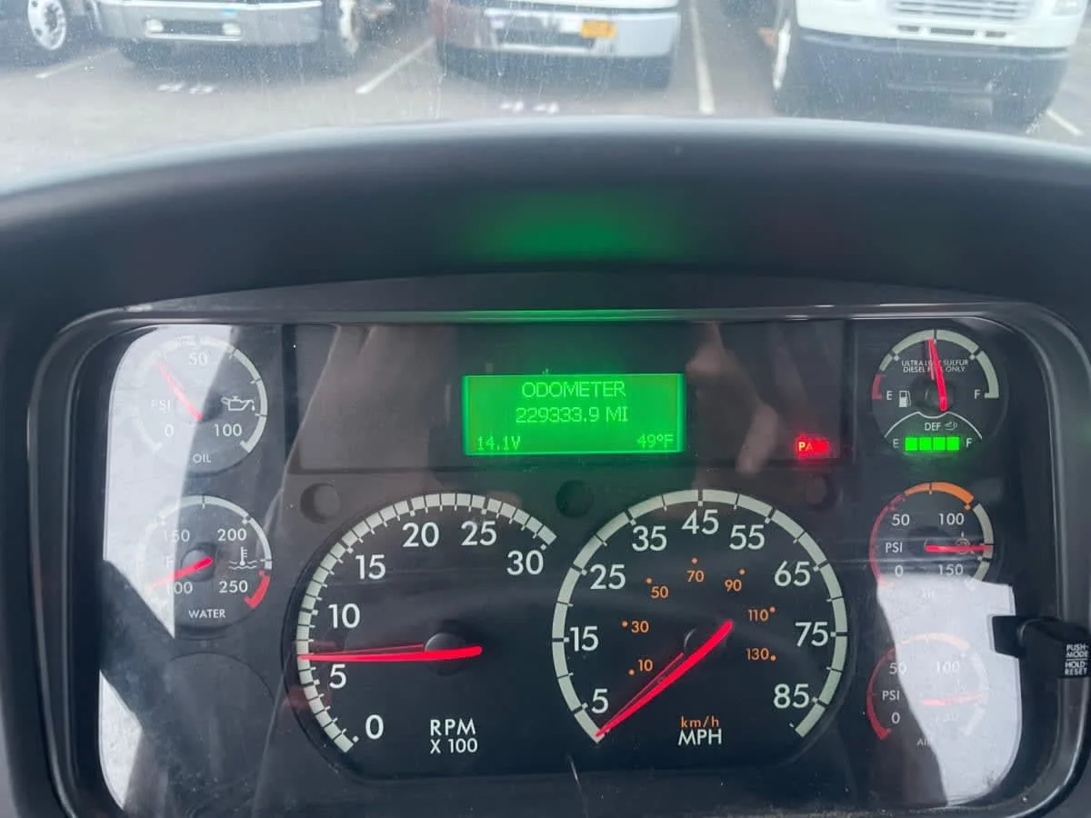 2017 Freightliner M2 106 - image 12