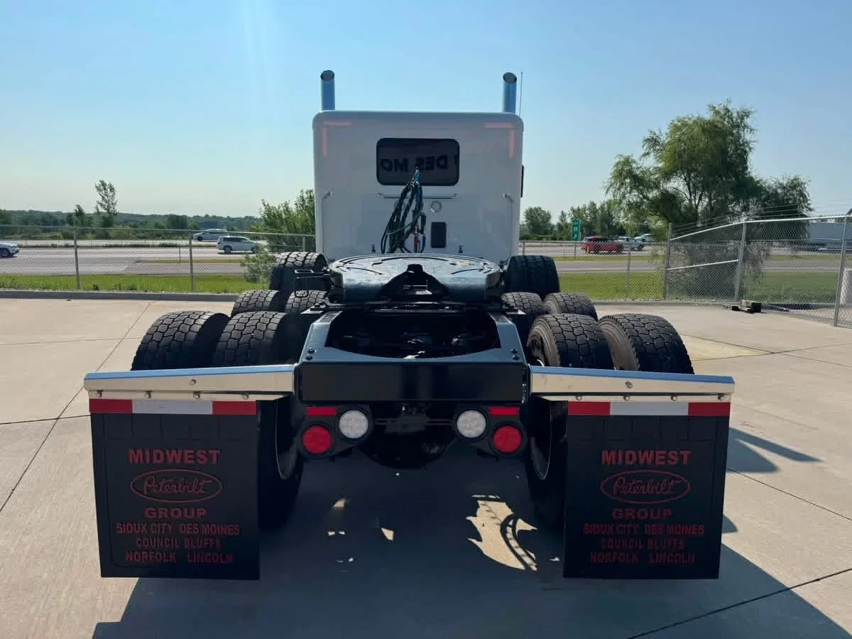 2027 Peterbilt 589 in Des Moines, IA — photo 6