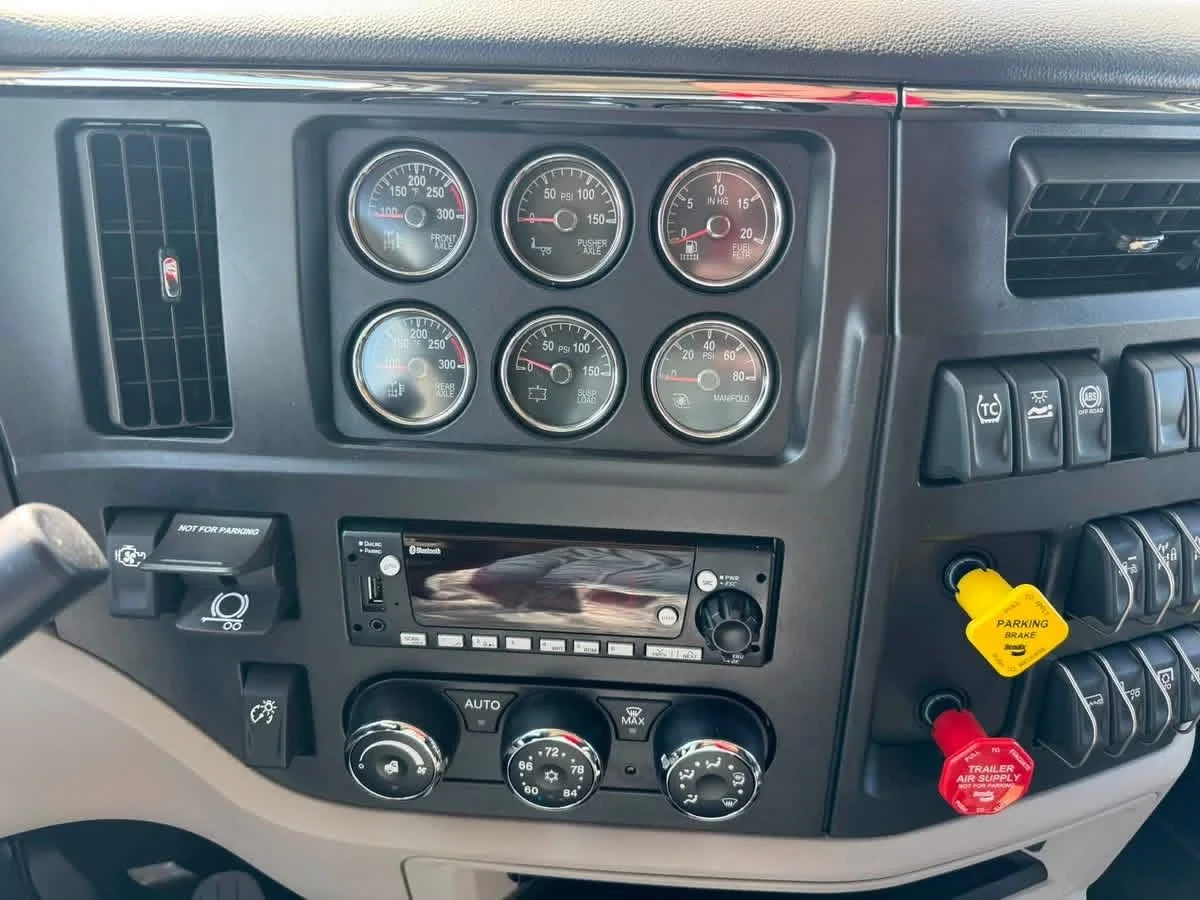 2027 Peterbilt 589 in Des Moines, IA — photo 14