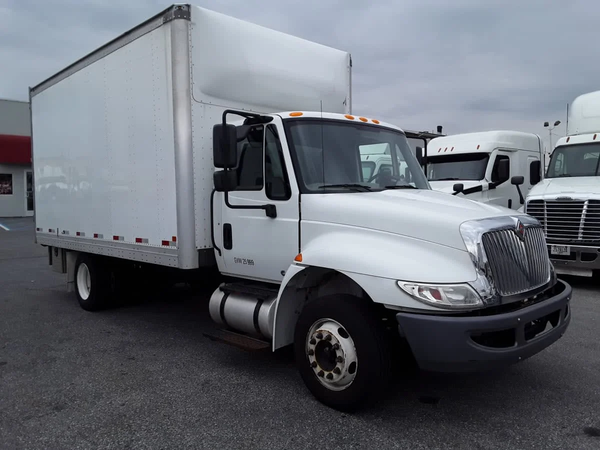 2019 International 4300 in Allentown, PA — photo 3