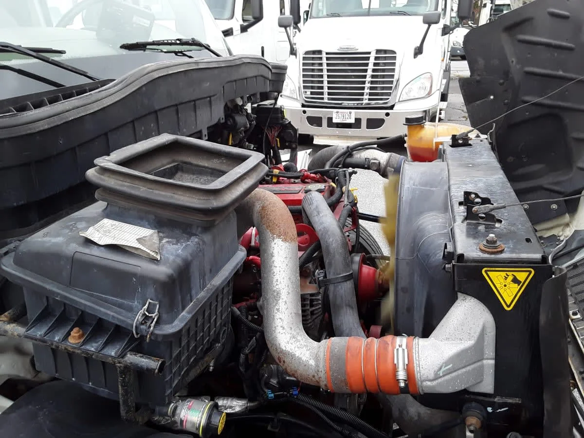 2019 International 4300 in Allentown, PA — photo 9