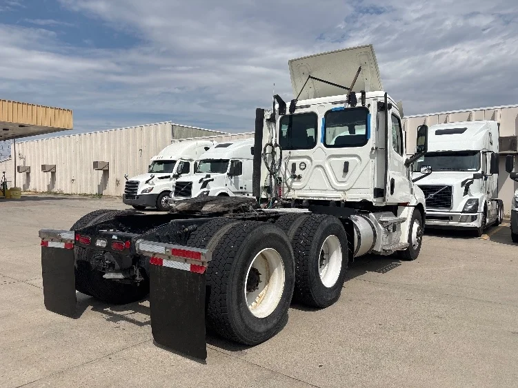 2020 Freightliner Cascadia in Salt Lake City, UT — photo 7