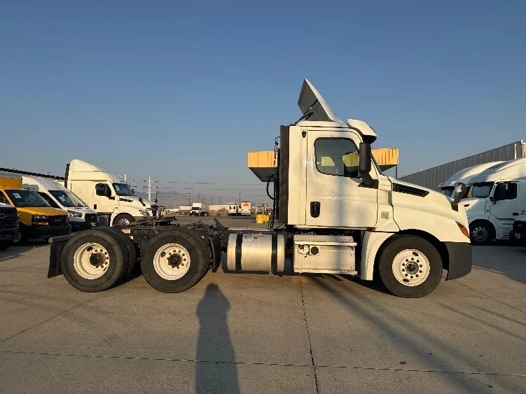 2020 Freightliner Cascadia in Salt Lake City, UT — photo 8
