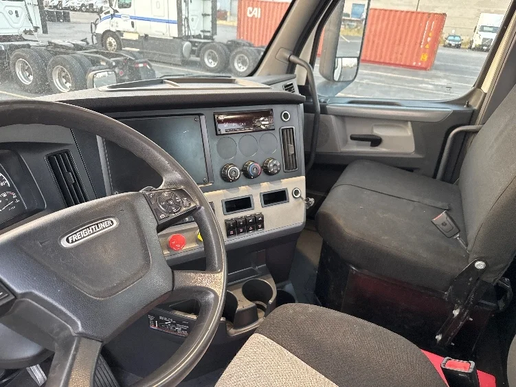 2020 Freightliner Cascadia in Salt Lake City, UT — photo 10