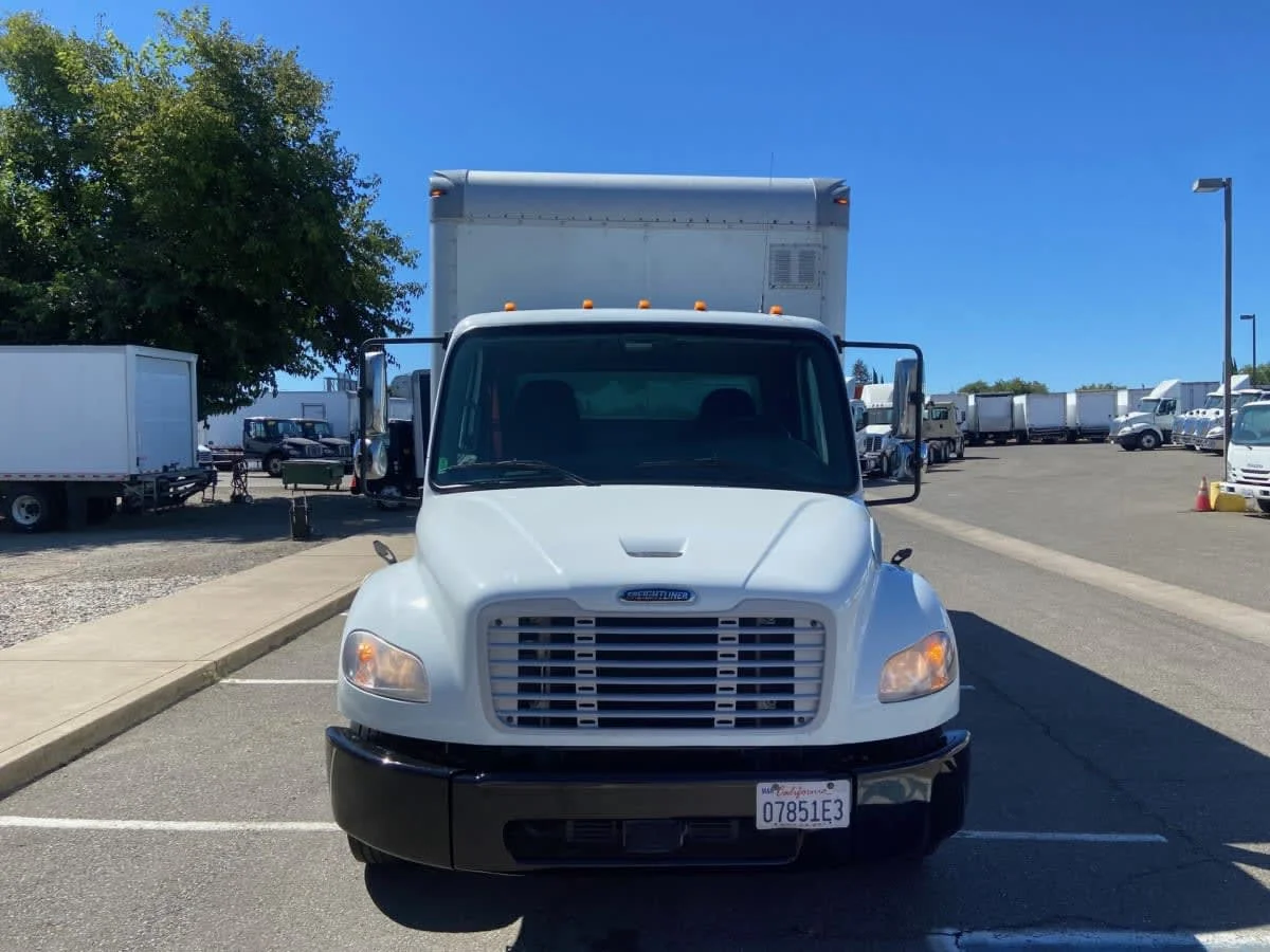 2022 Freightliner M2 106 in West Sacramento, CA — photo 2
