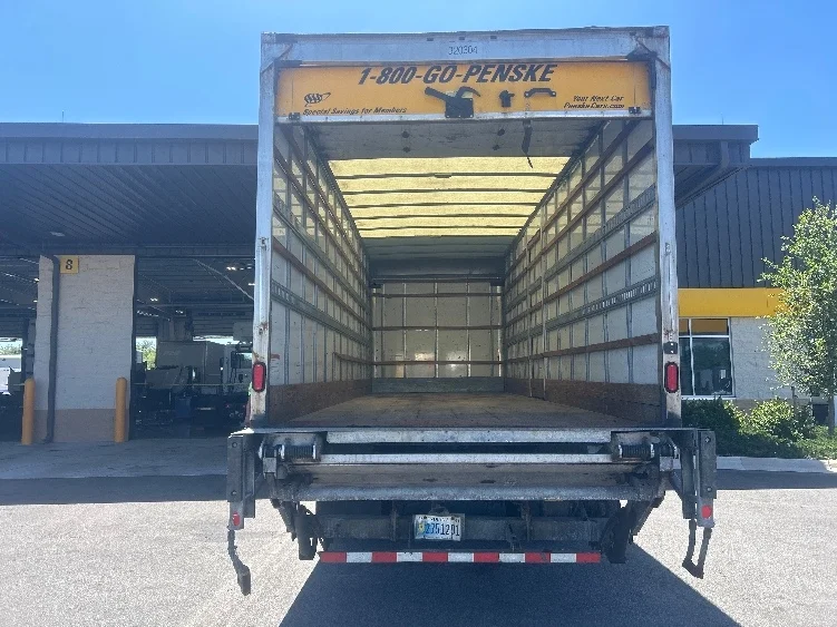 2019 International 4300 - image 8