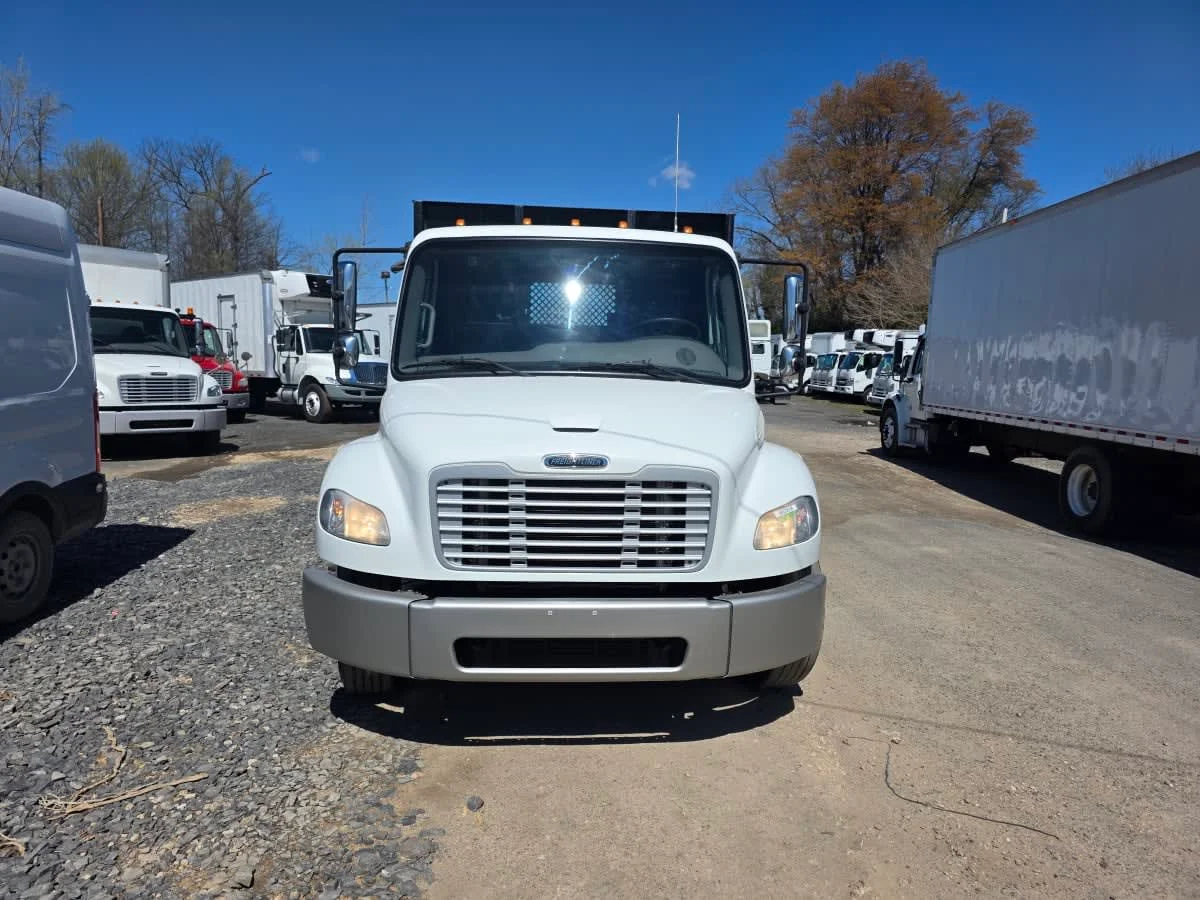 2016 Freightliner M2 106 - image 2