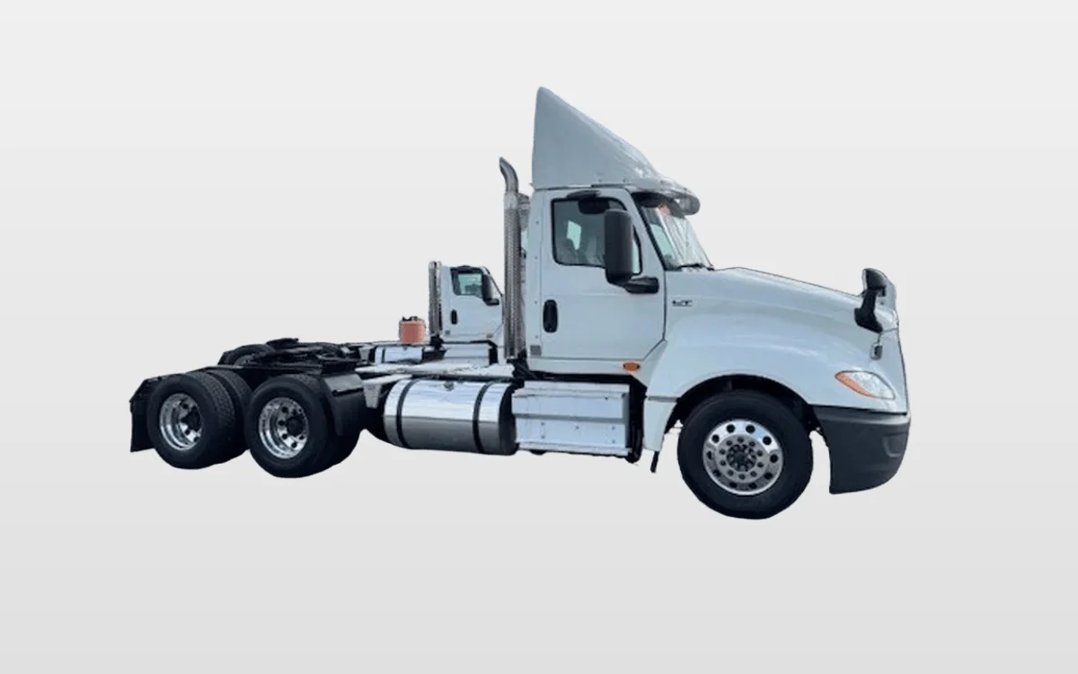 2018 International LT - image 1