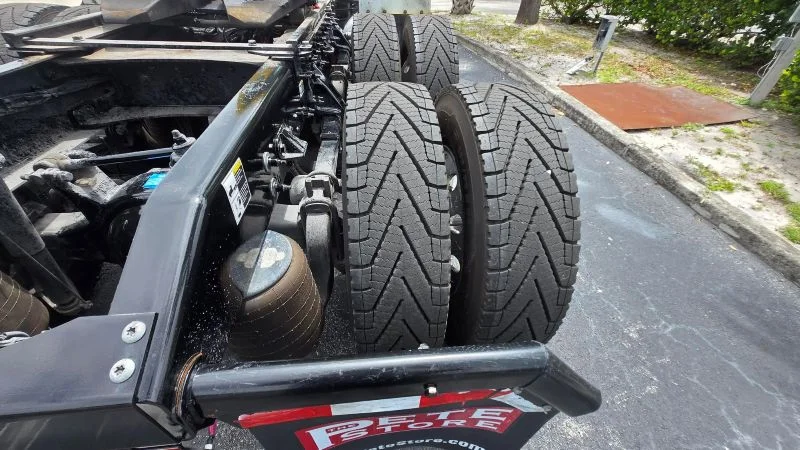 2024 Peterbilt 579 in Fort Lauderdale, FL — photo 15