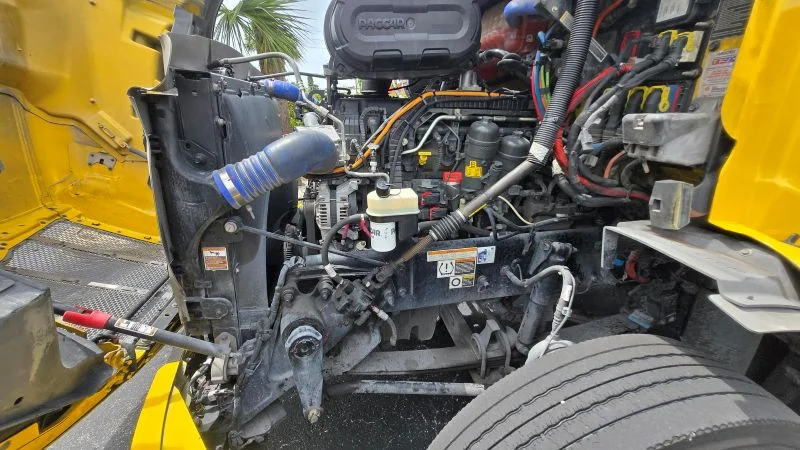 2024 Peterbilt 579 in Fort Lauderdale, FL — photo 13