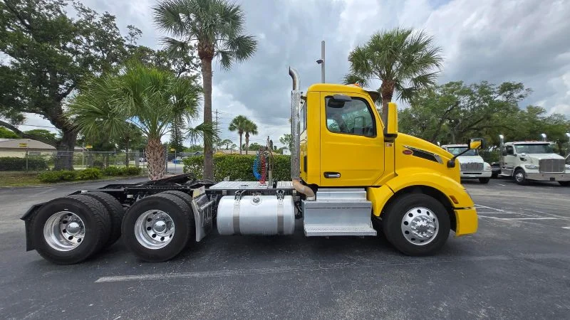 2024 Peterbilt 579 in Fort Lauderdale, FL — photo 4