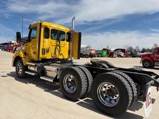 2020 Kenworth T880 - image 4