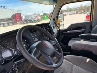 2020 Kenworth T880 - image 5