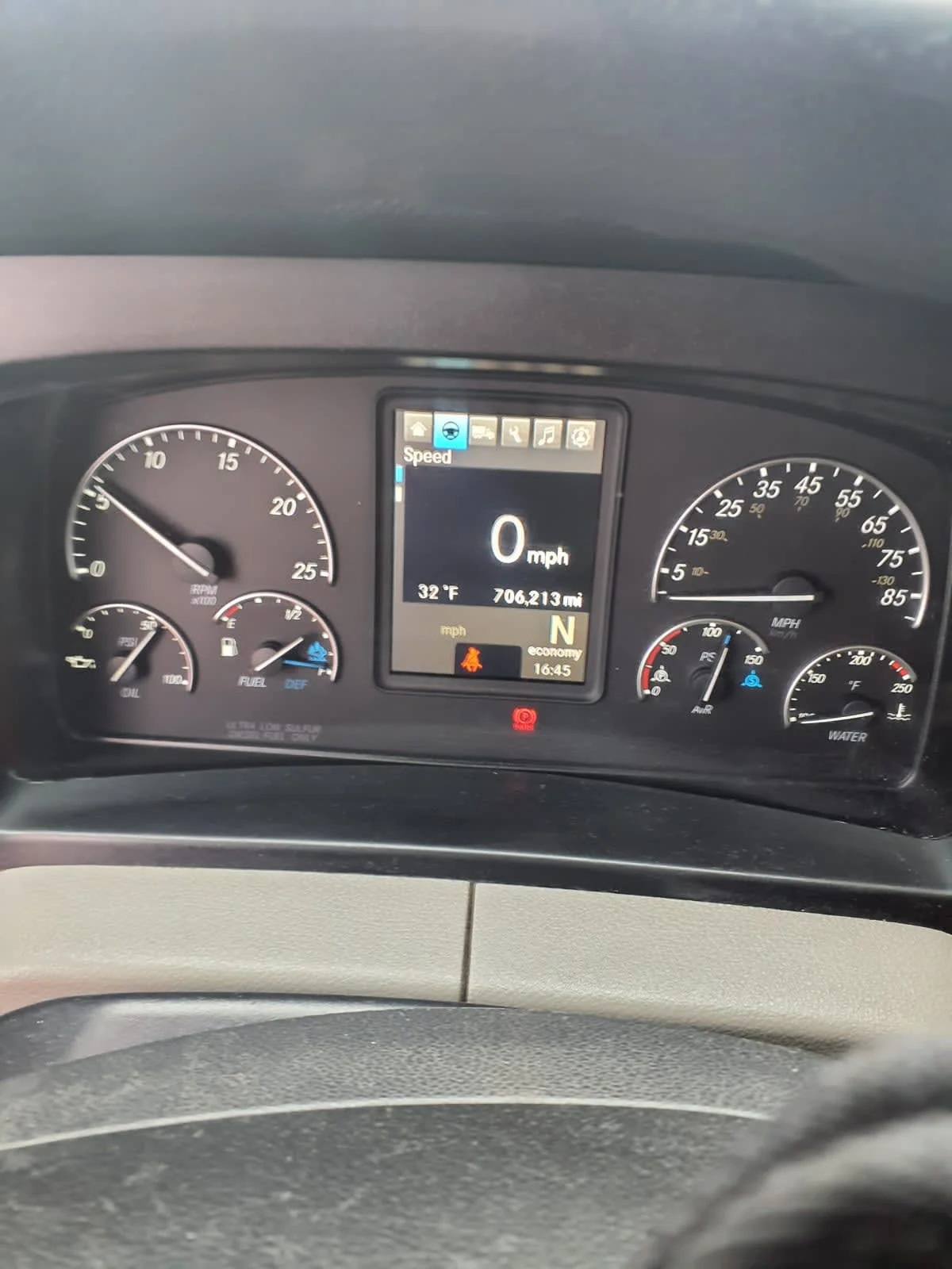 2020 Freightliner Cascadia - image 10